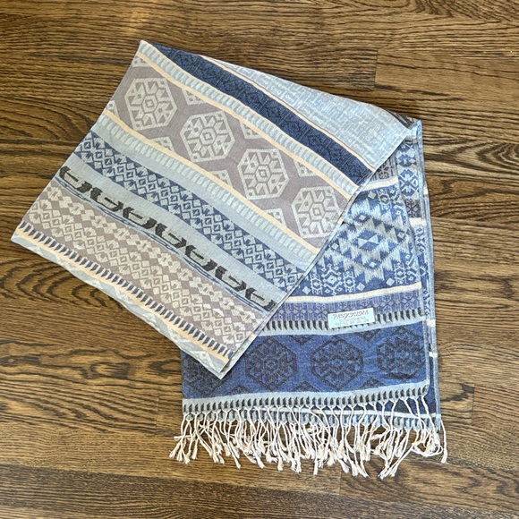 Blue and Gray Patterned Pashmina Scarf - Picture 1 of 3